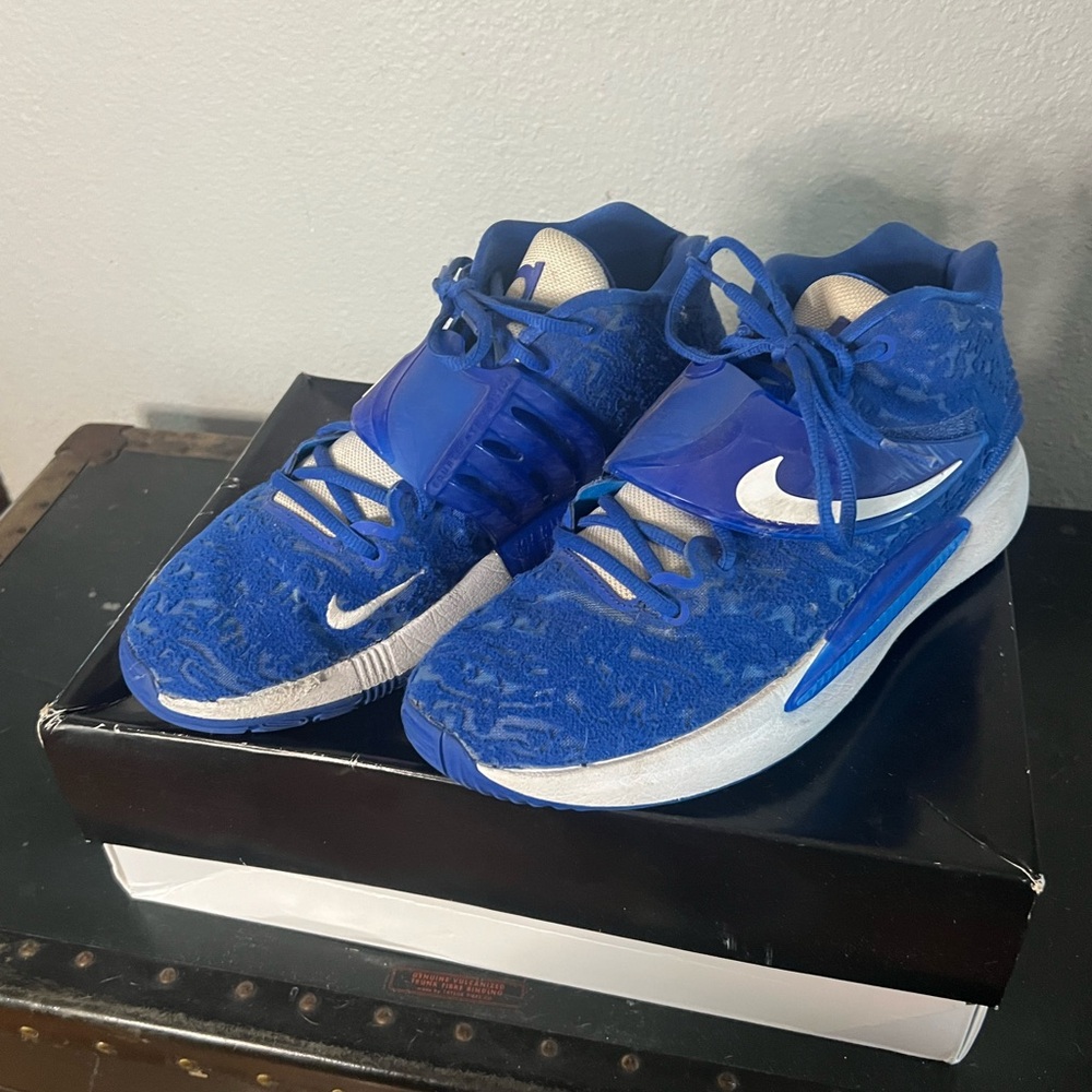 Men's Blue Athletic Shoes